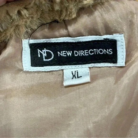 New Directions zip front faux fur tan jacket with elastic waist and cuffs - Picture 3 of 10